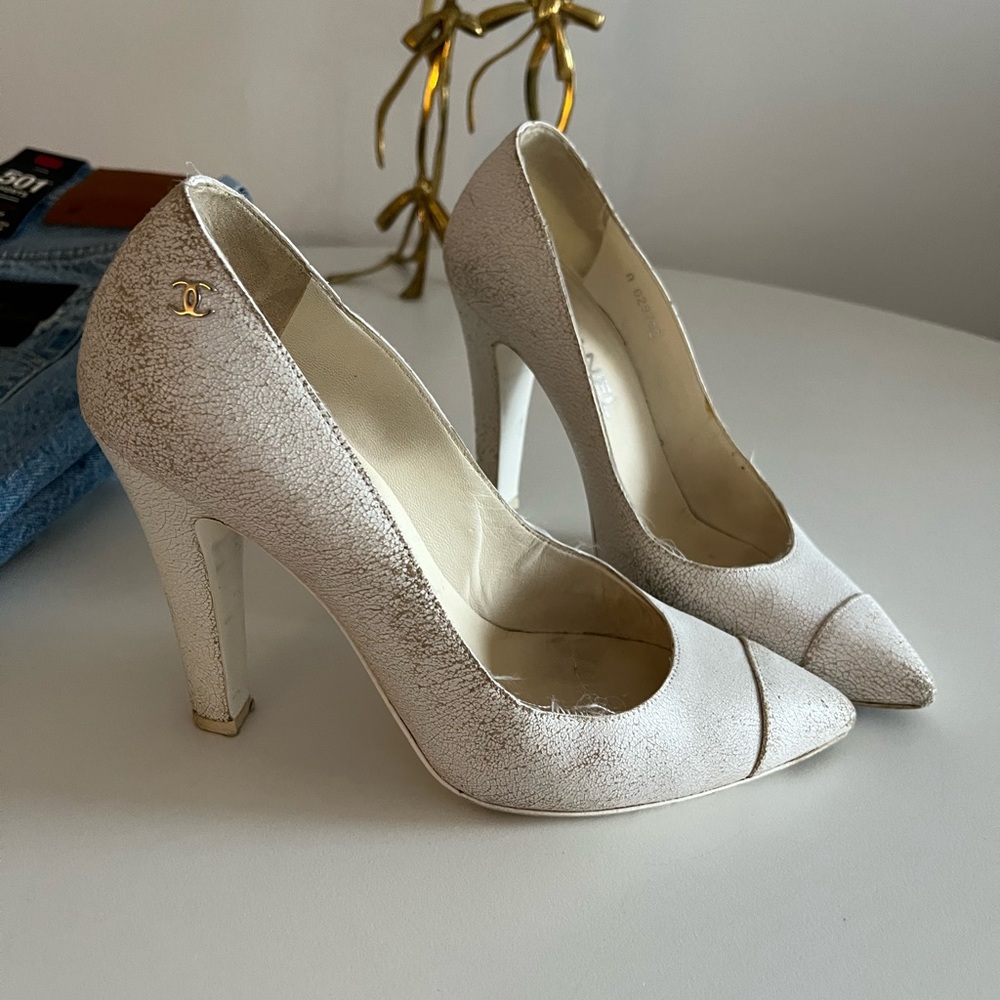 Chanel White Escarpins Pumps